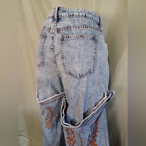 A Fashion Nova Embroider Lets Ride Western Boot Convertable Straight Leg Jeans - Picture 6 of 16